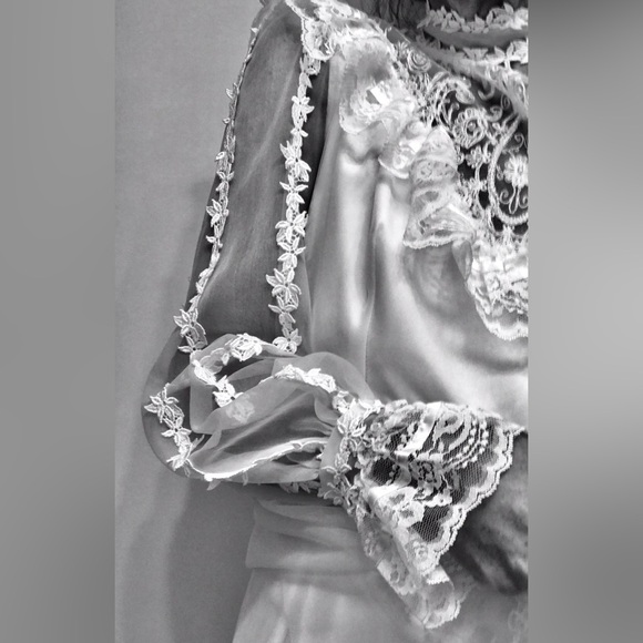 Vintage Wedding Dress Size 10 or Medium - Picture 3 of 7